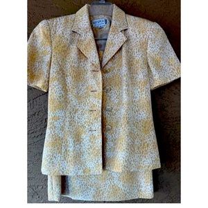 Kasper 2P animal print jacket and skirt set.